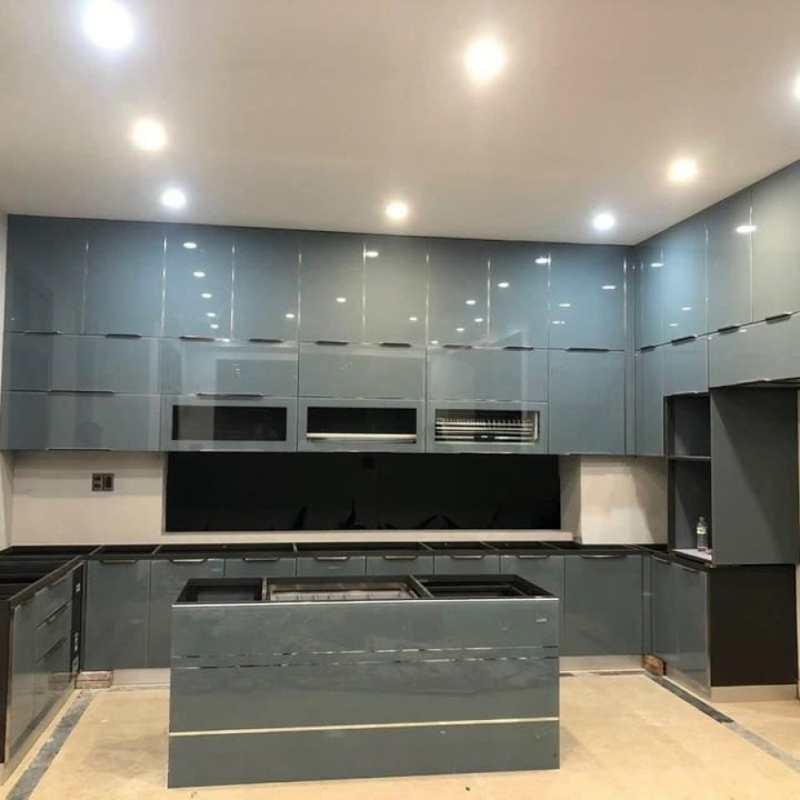 Kính màu ốp bếp